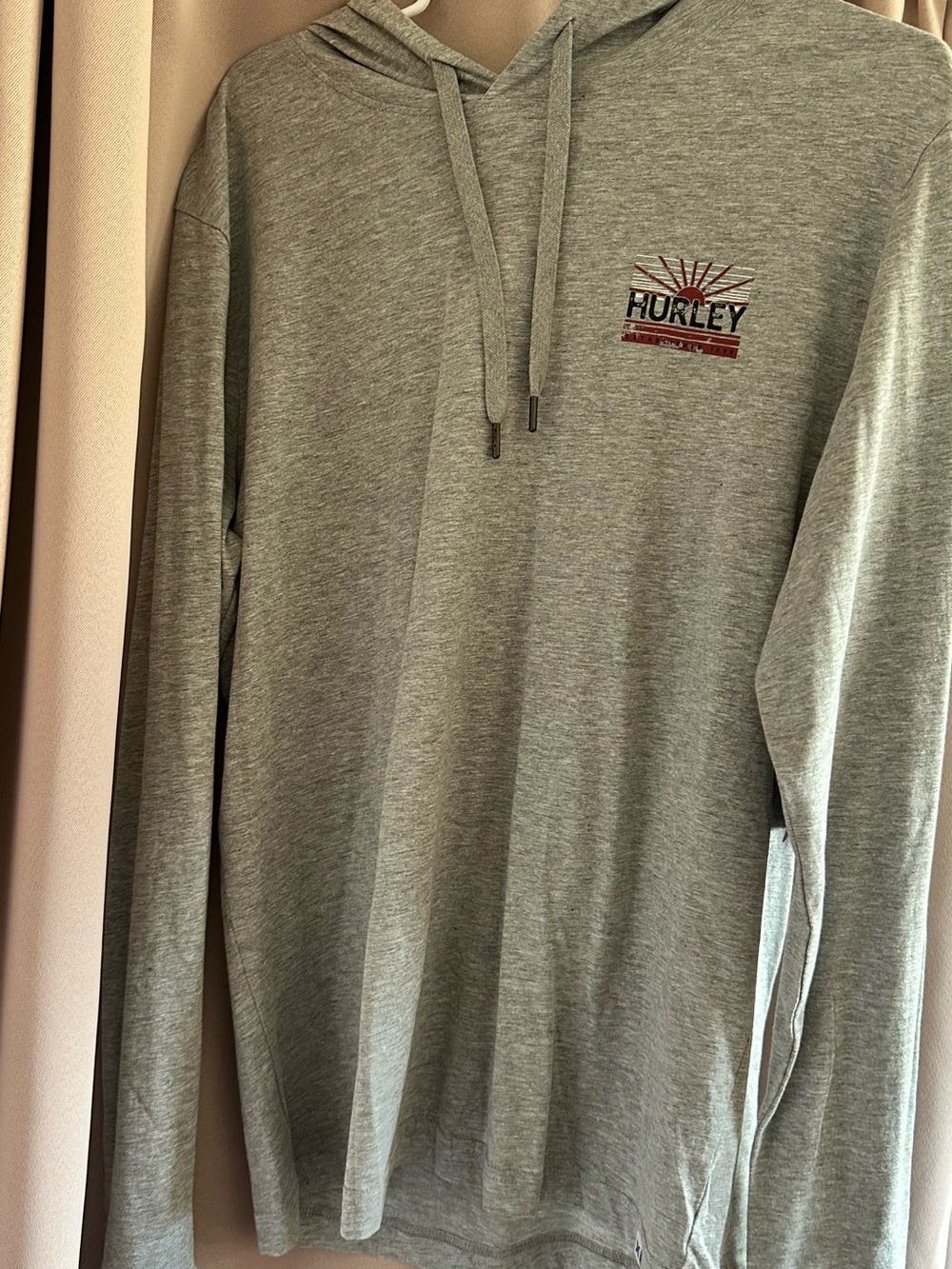 Hurley Heather Gray Pullover Hooded Long-Sleeve Shirt with Chest Logo